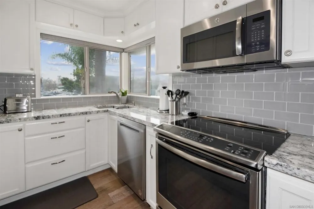 1052 Isabella Avenue #E Coronado, CA 92118