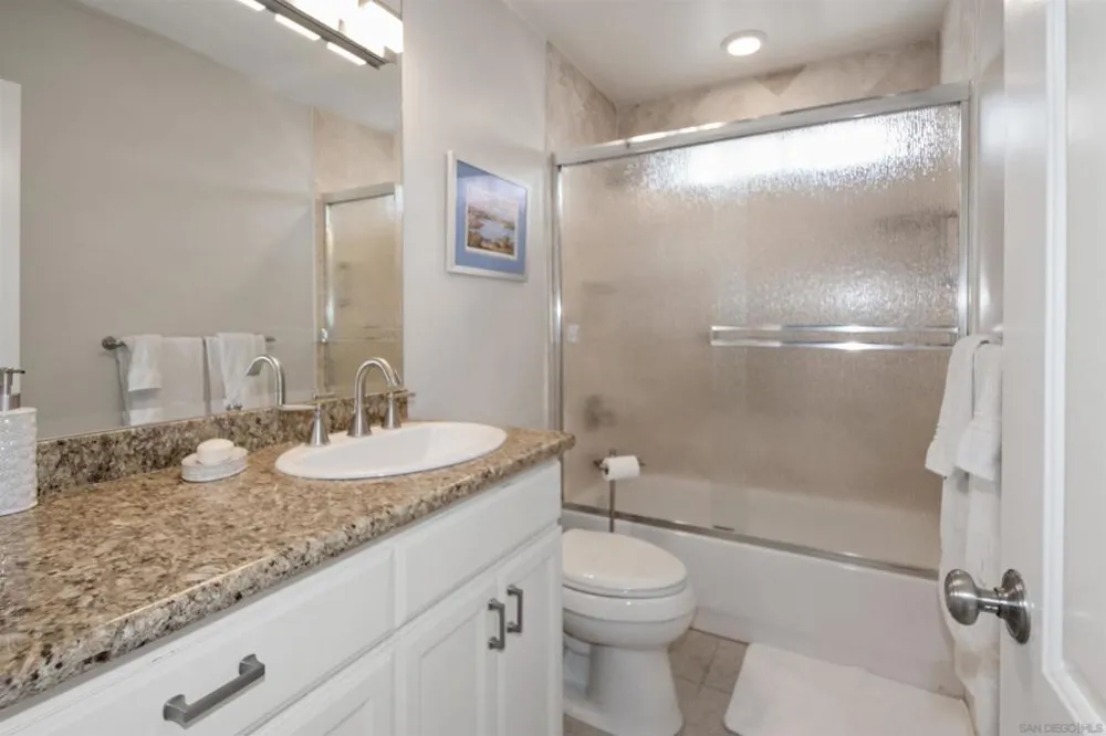 1052 Isabella Avenue #E Coronado, CA 92118