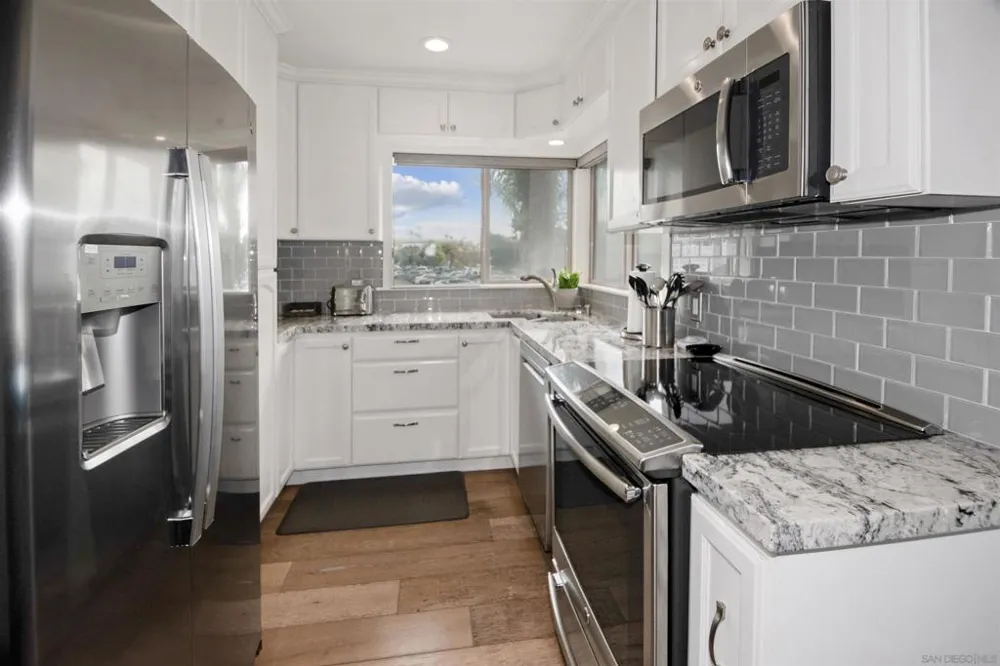 1052 Isabella Avenue #E Coronado, CA 92118