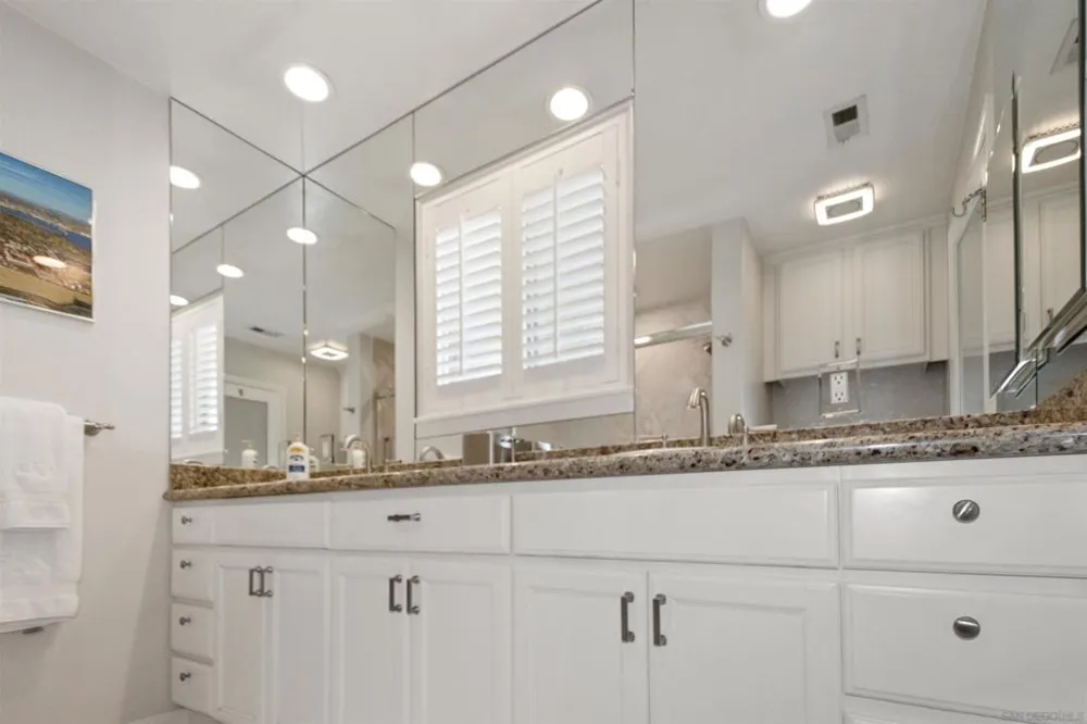1052 Isabella Avenue #E Coronado, CA 92118