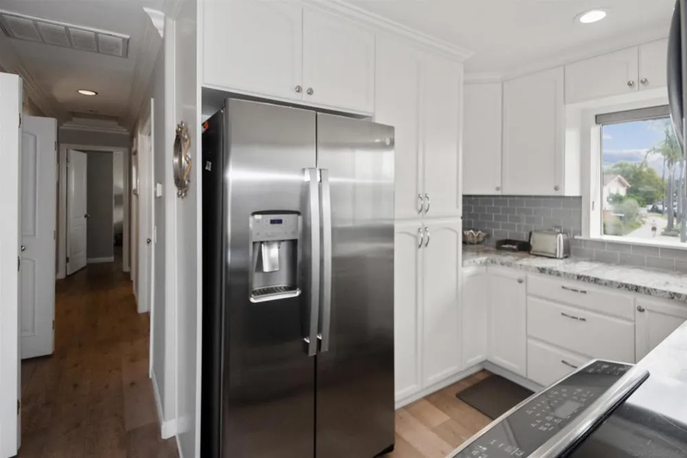 1052 Isabella Avenue #E Coronado, CA 92118