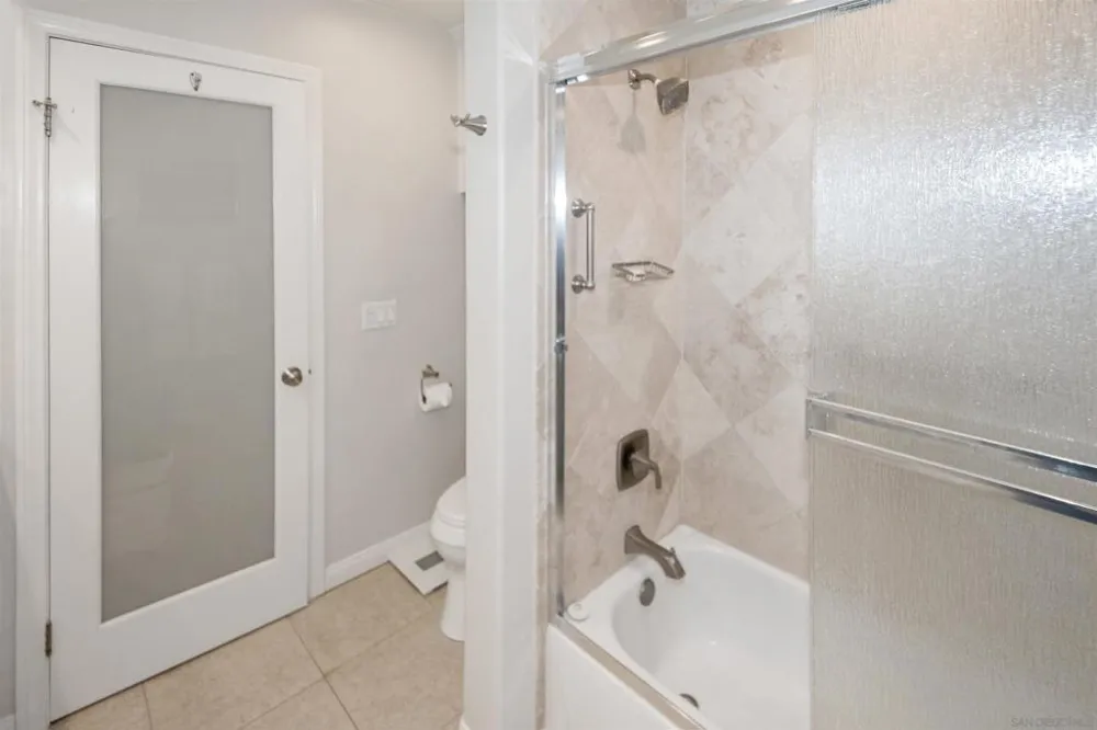 1052 Isabella Avenue #E Coronado, CA 92118