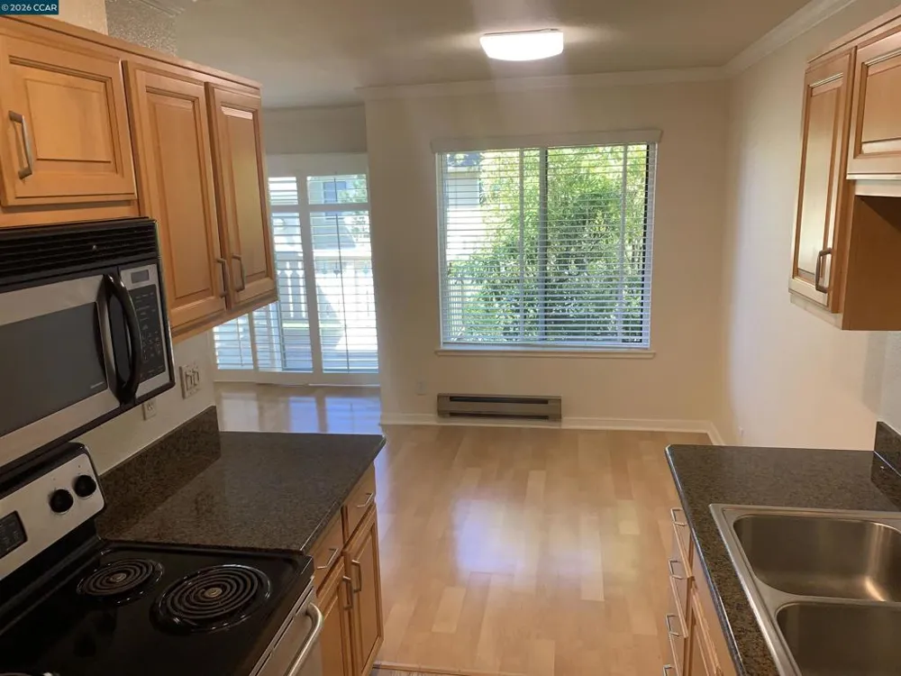96 Lakeshore Ct Richmond, CA 94804