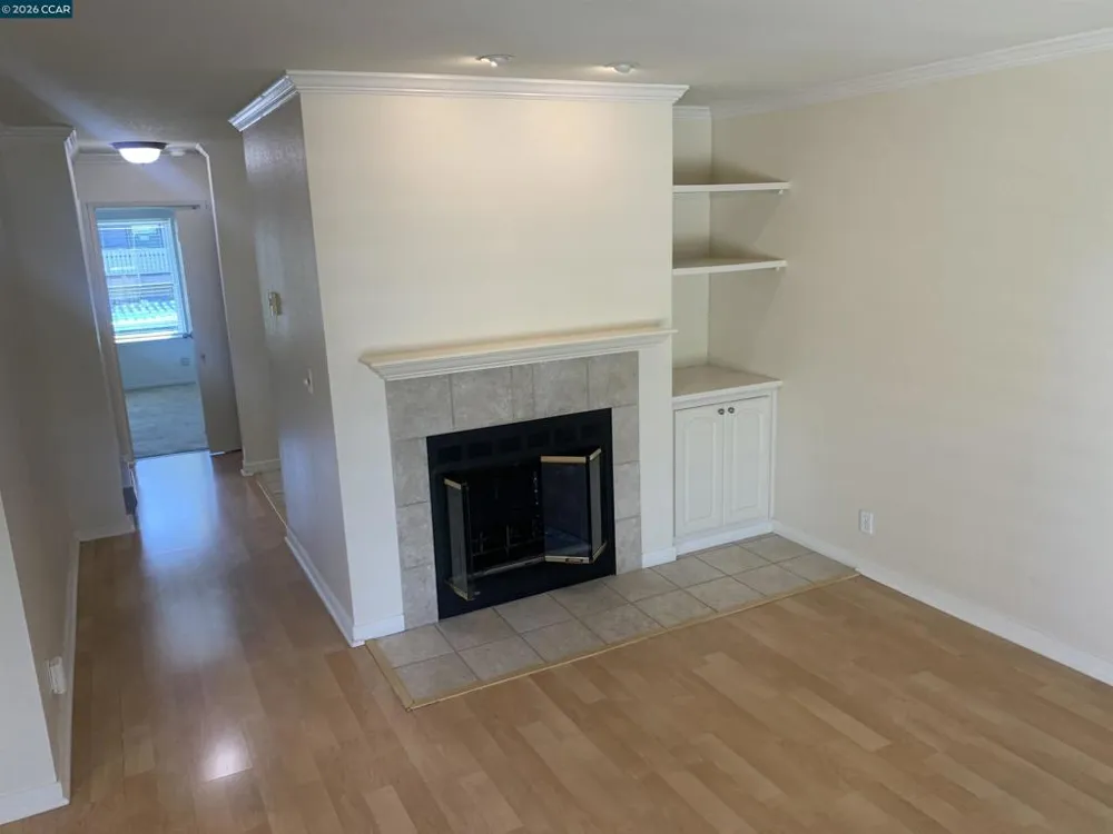 96 Lakeshore Ct Richmond, CA 94804