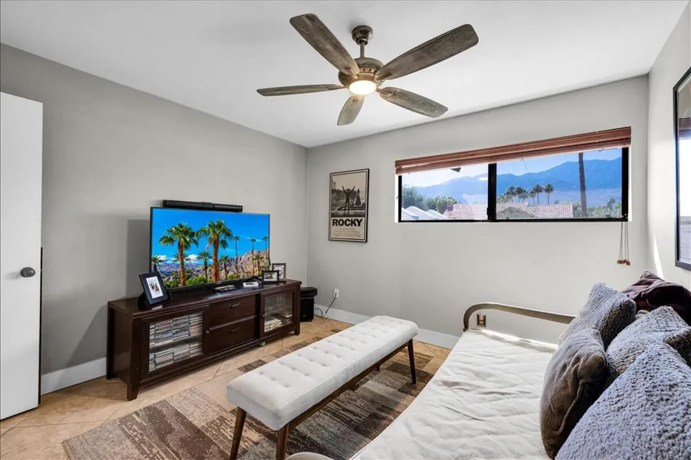 2389 E Miramonte Circle #B Palm Springs, CA 92264