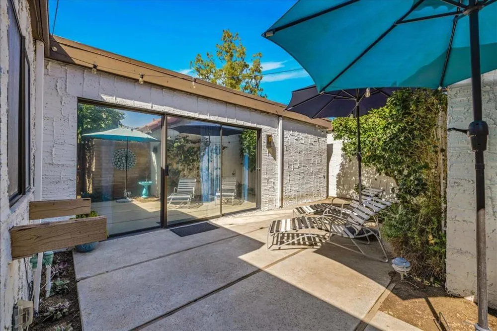 2389 E Miramonte Circle #B Palm Springs, CA 92264