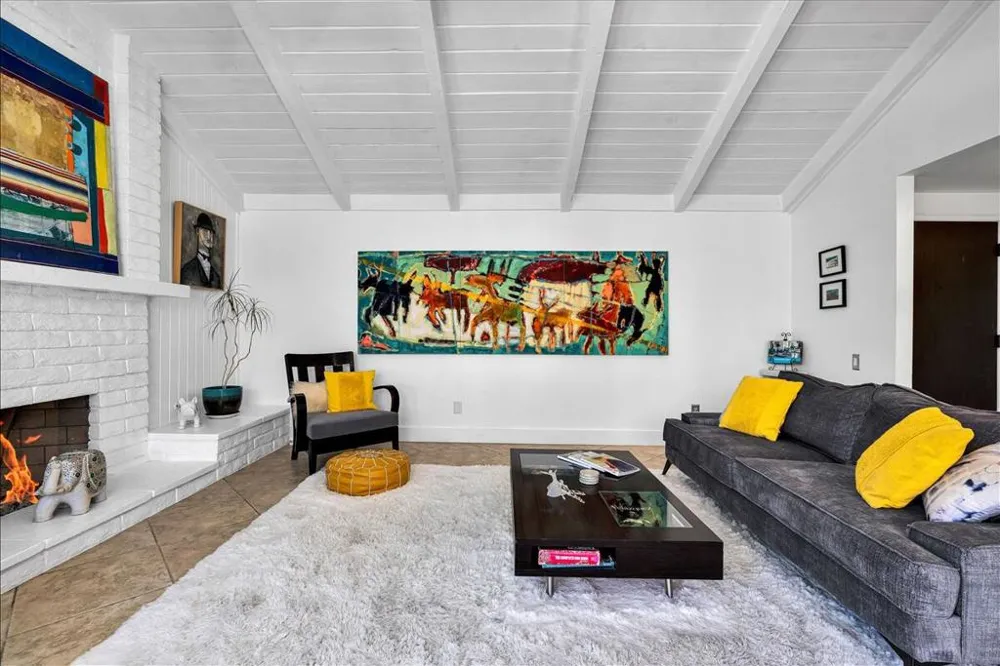 2389 E Miramonte Circle #B Palm Springs, CA 92264