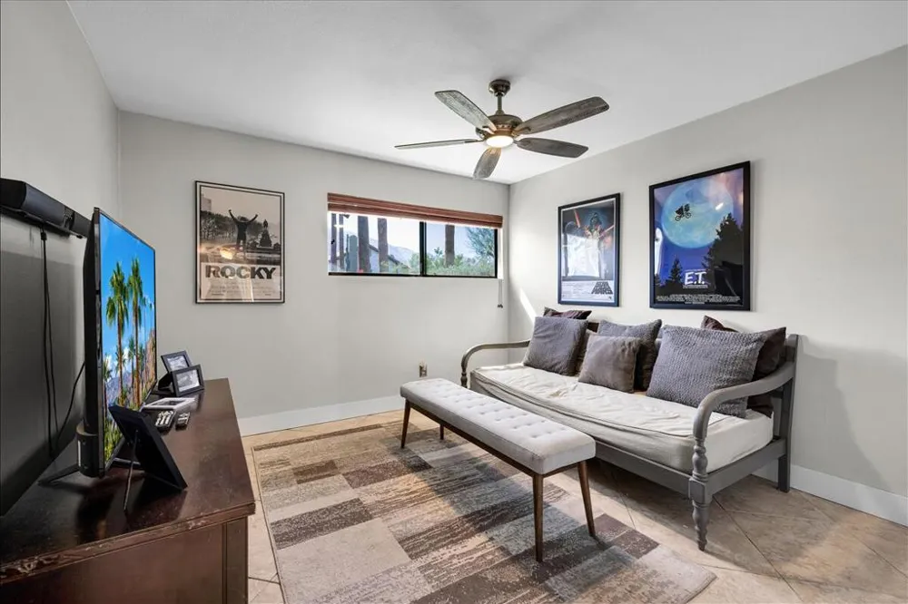 2389 E Miramonte Circle #B Palm Springs, CA 92264