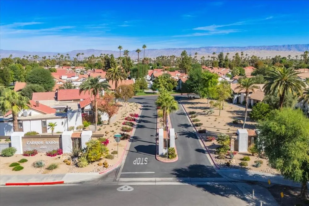 2389 E Miramonte Circle #B Palm Springs, CA 92264