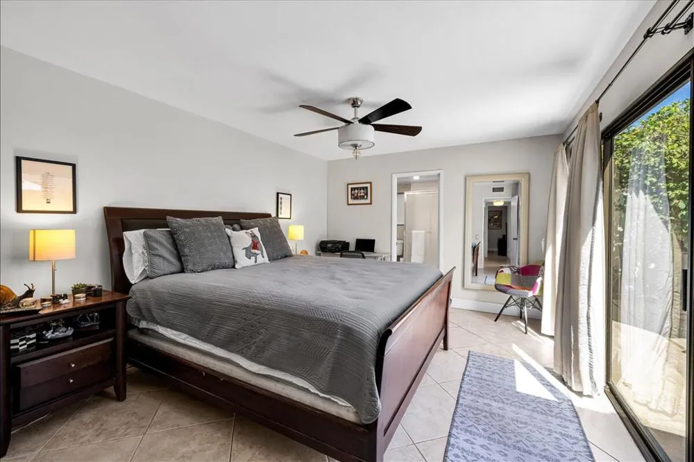 2389 E Miramonte Circle #B Palm Springs, CA 92264
