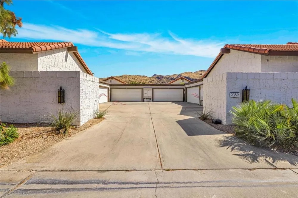 2389 E Miramonte Circle #B Palm Springs, CA 92264