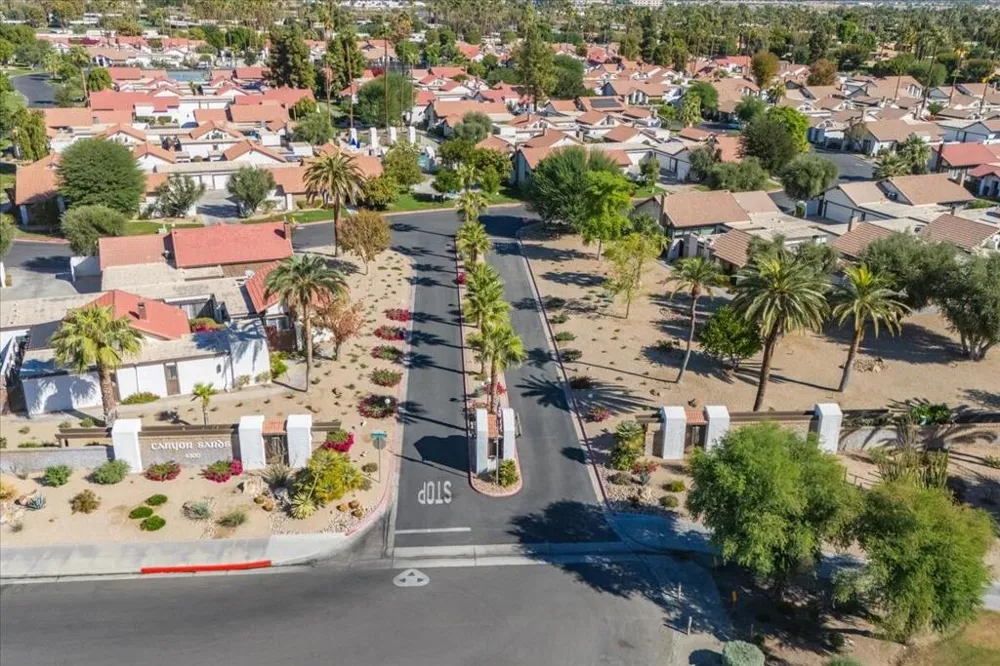 2389 E Miramonte Circle #B Palm Springs, CA 92264