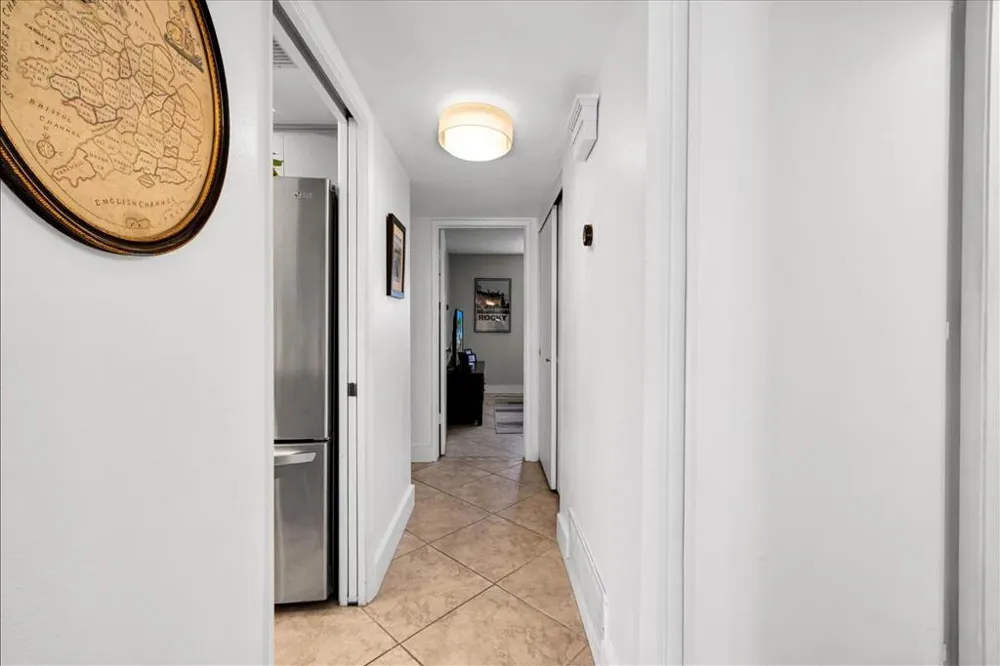 2389 E Miramonte Circle #B Palm Springs, CA 92264