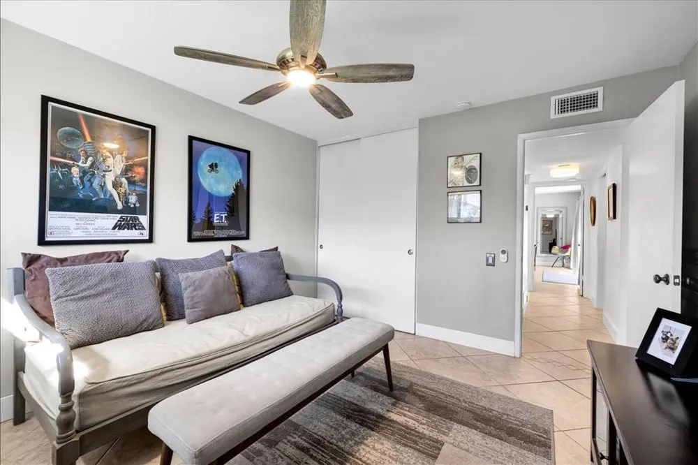 2389 E Miramonte Circle #B Palm Springs, CA 92264