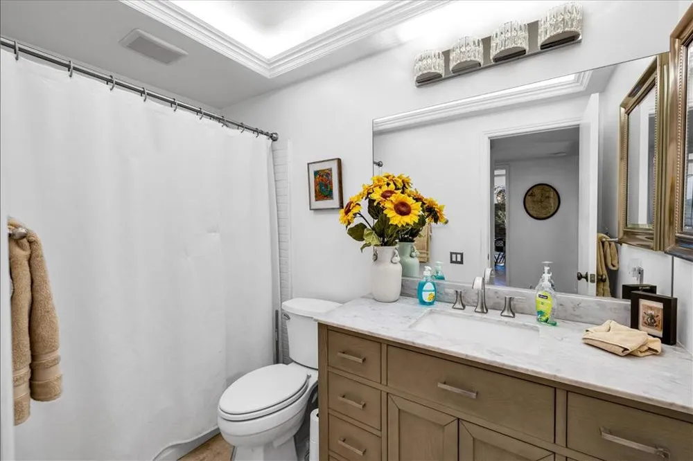 2389 E Miramonte Circle #B Palm Springs, CA 92264