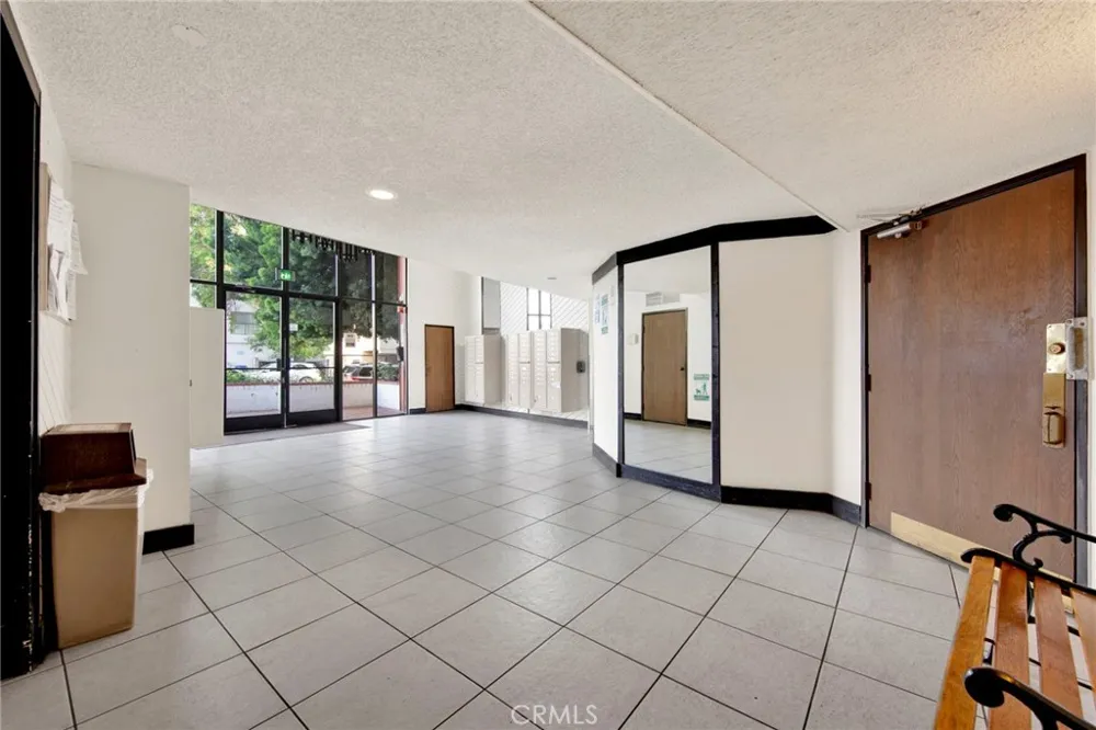 20234 Cantara Street #314 Winnetka, CA 91306