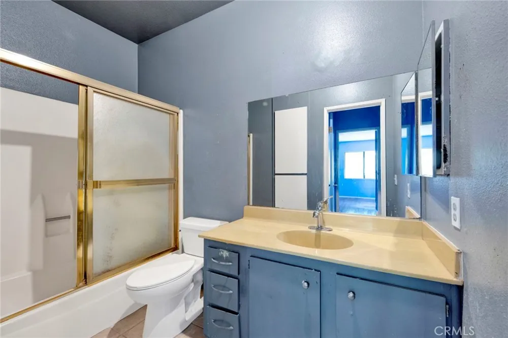 20234 Cantara Street #314 Winnetka, CA 91306