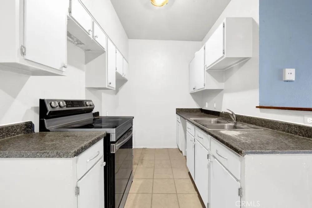 20234 Cantara Street #314 Winnetka, CA 91306