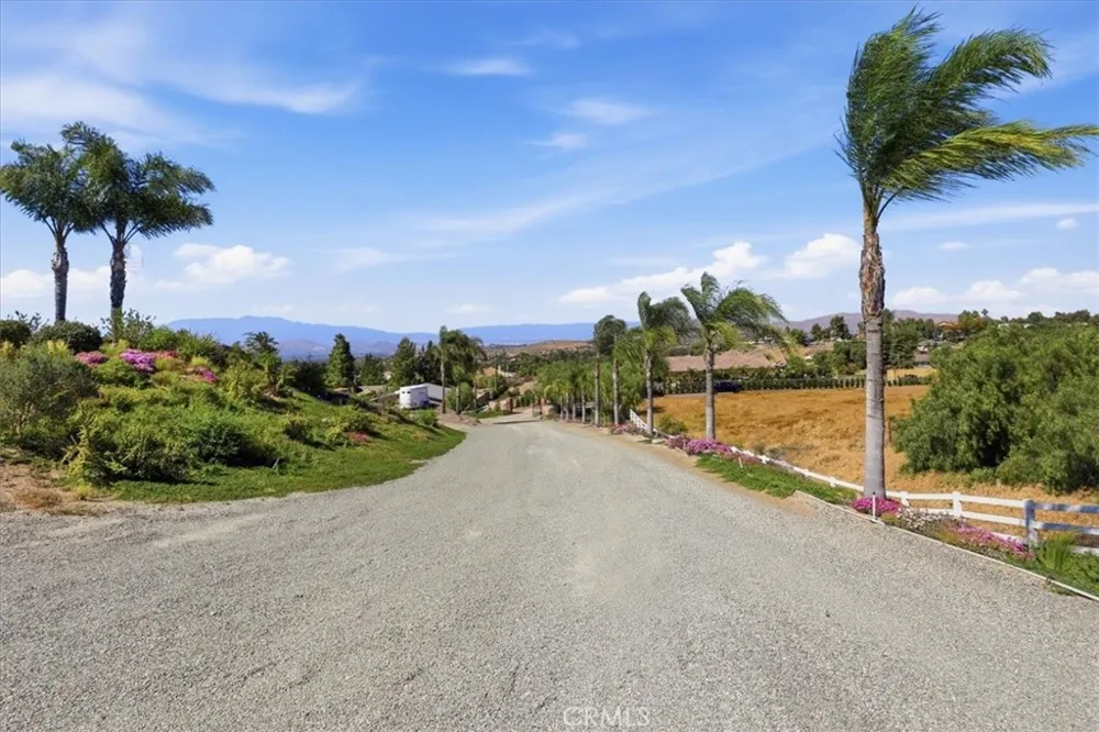 17041 Frankland Riverside, CA 92504