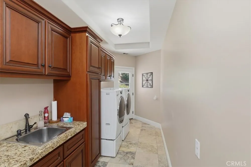 17041 Frankland Riverside, CA 92504