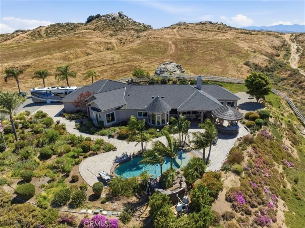 17041 Frankland Riverside, CA 92504