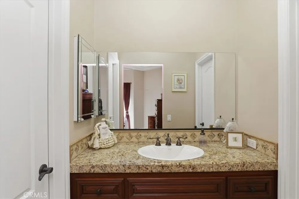 17041 Frankland Riverside, CA 92504