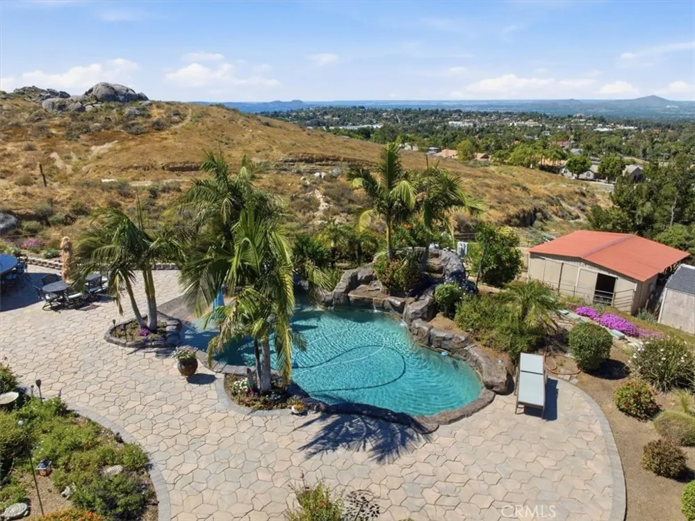 17041 Frankland Riverside, CA 92504