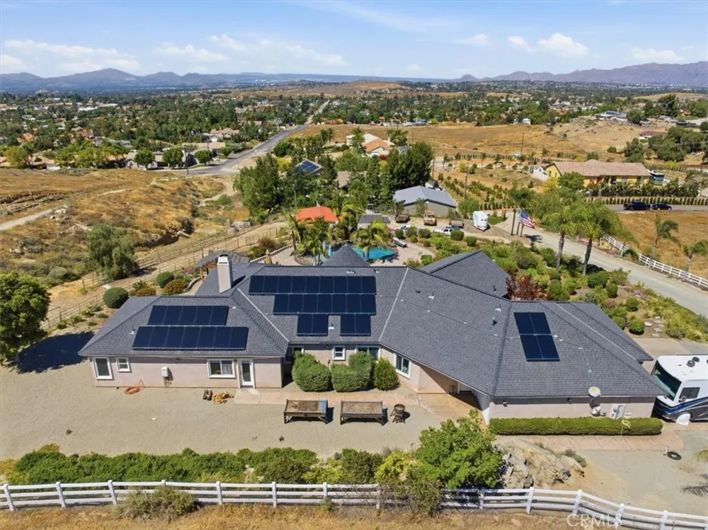 17041 Frankland Riverside, CA 92504