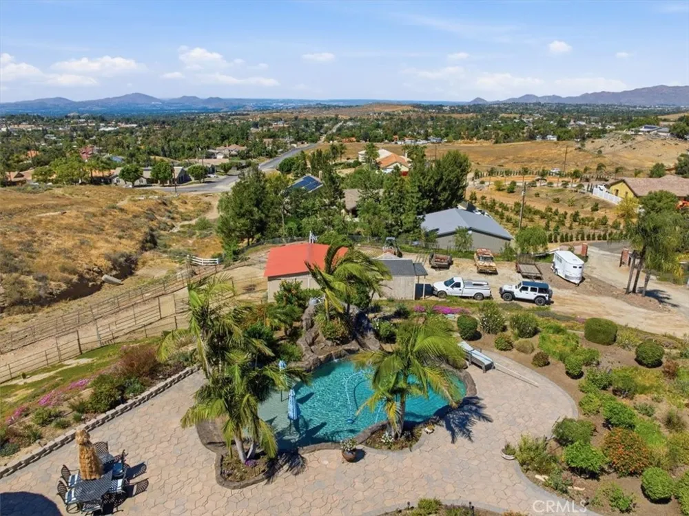 17041 Frankland Riverside, CA 92504