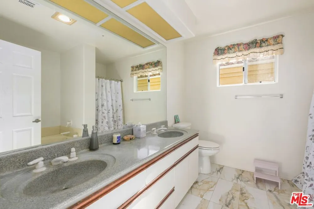 9152 Vincente Way North Hills, CA 91343