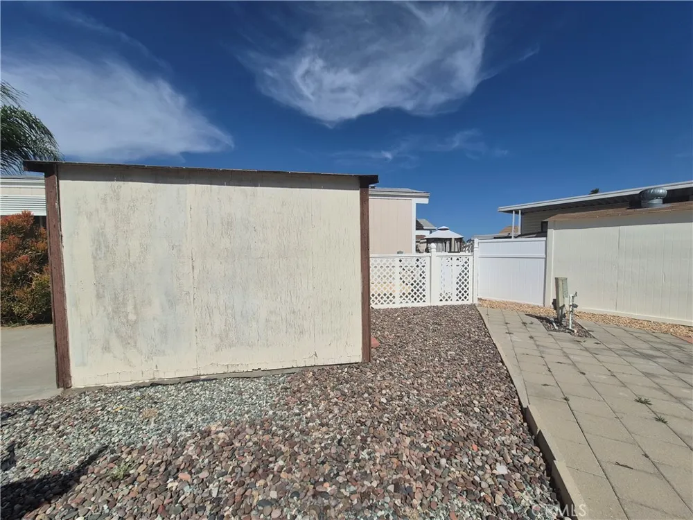 1295 S Cawston Avenue Hemet, CA 92545