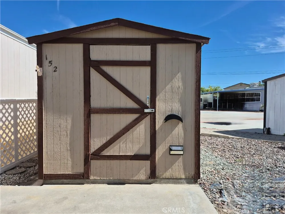 1295 S Cawston Avenue Hemet, CA 92545