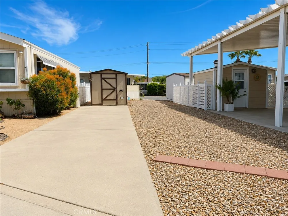 1295 S Cawston Avenue Hemet, CA 92545