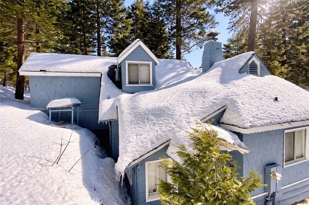 27048 State Highway 189 Blue Jay, CA 92317