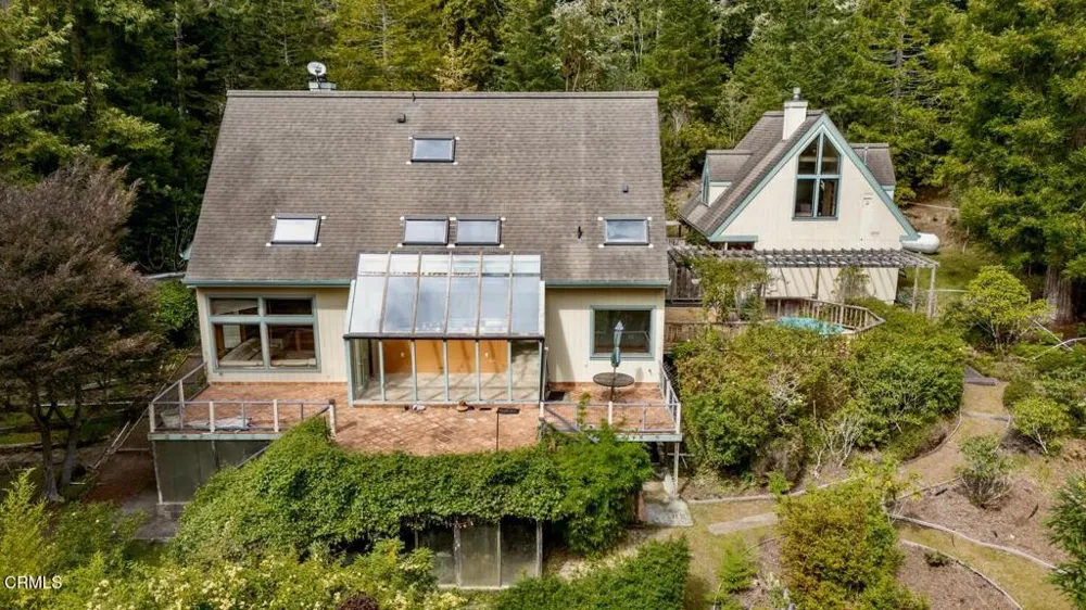 33100 Frog Pond Road Little River, CA 95456