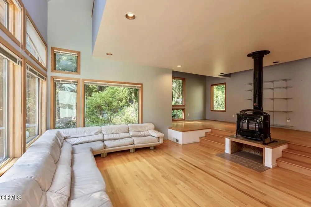 33100 Frog Pond Road Little River, CA 95456