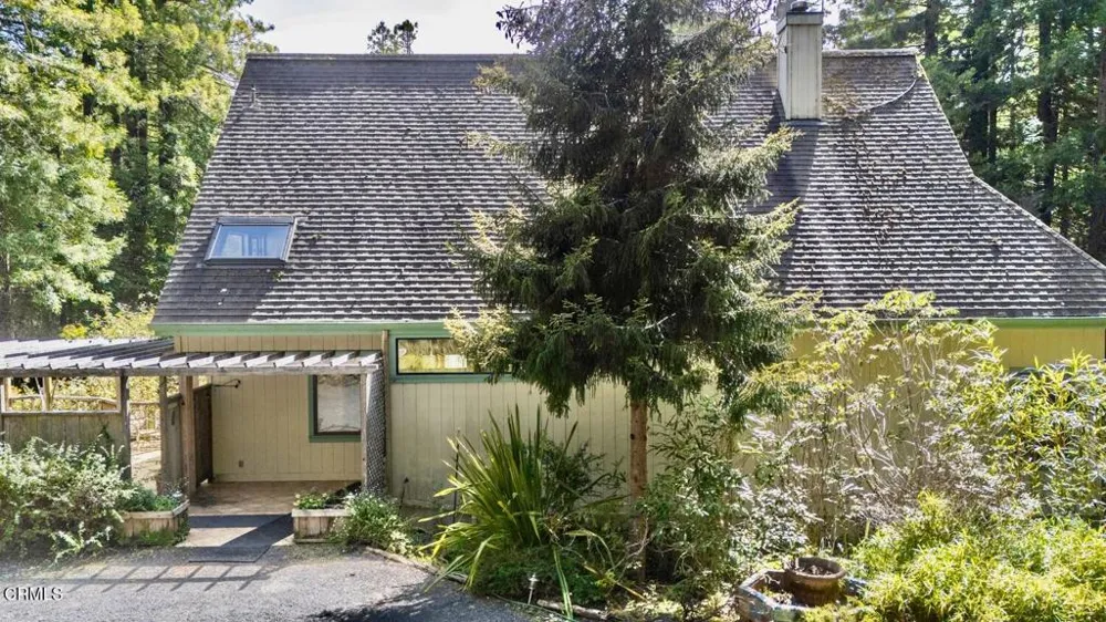 33100 Frog Pond Road Little River, CA 95456