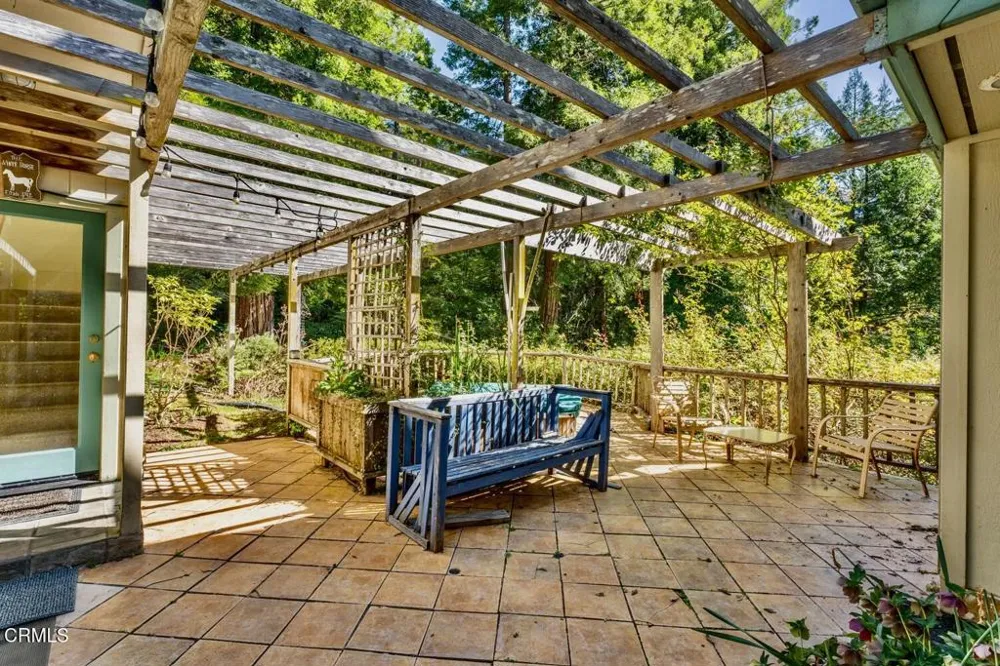 33100 Frog Pond Road Little River, CA 95456