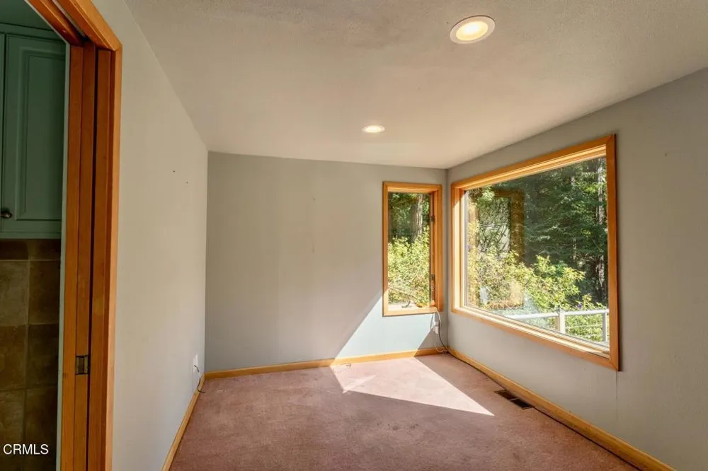 33100 Frog Pond Road Little River, CA 95456