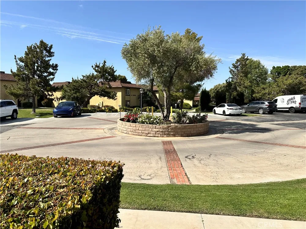 1537 W Avenue L #4 Lancaster, CA 93534