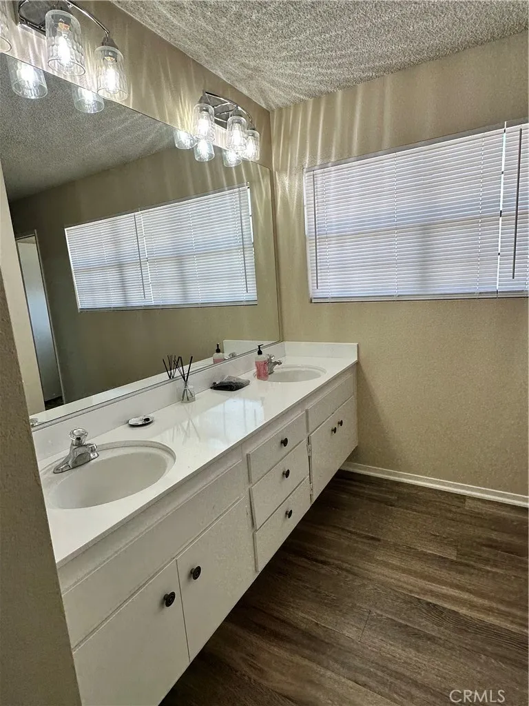 1537 W Avenue L #4 Lancaster, CA 93534