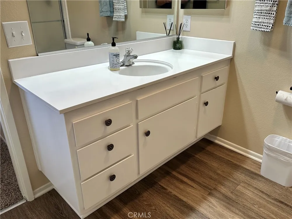 1537 W Avenue L #4 Lancaster, CA 93534
