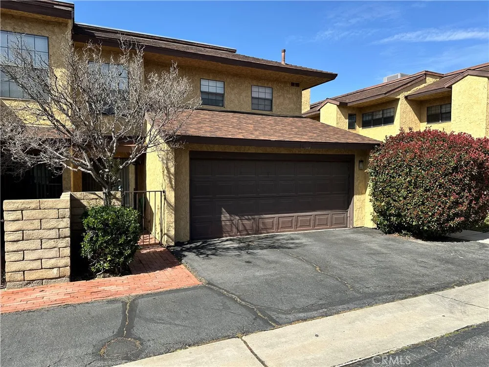 1537 W Avenue L #4 Lancaster, CA 93534