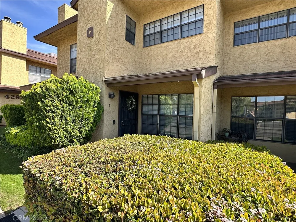 1537 W Avenue L #4 Lancaster, CA 93534