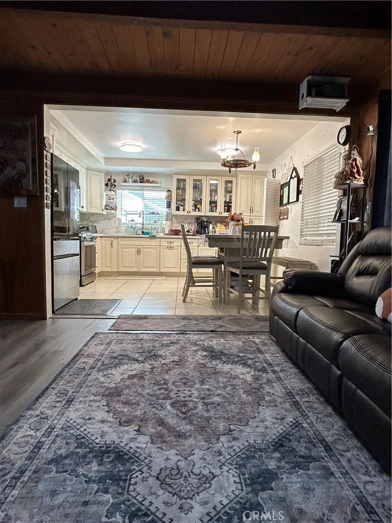 10135 Nichols Street Bellflower, CA 90706