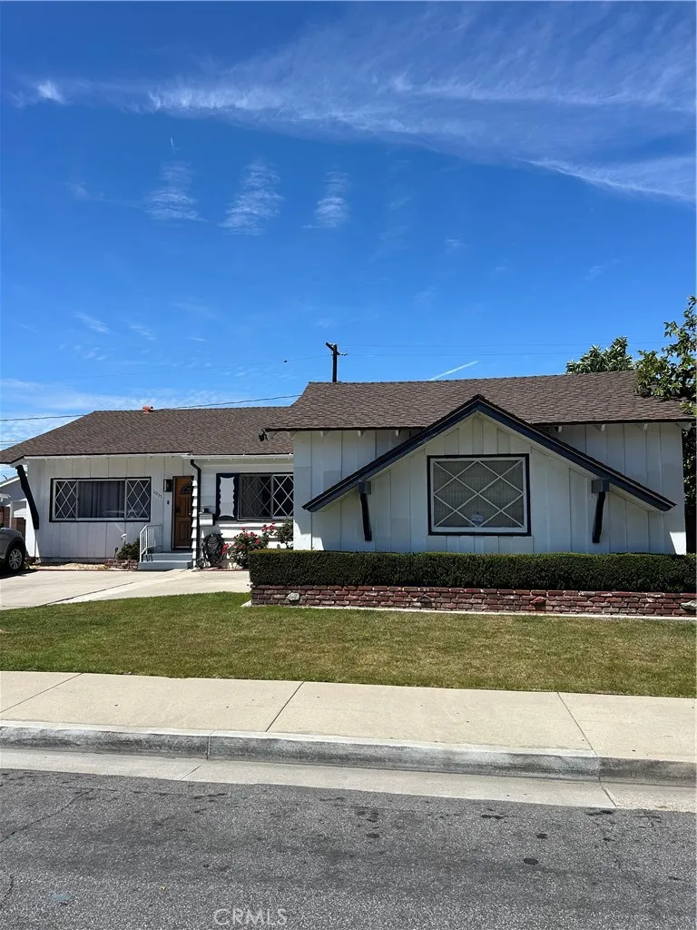 10135 Nichols Street Bellflower, CA 90706