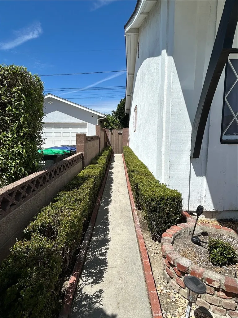 10135 Nichols Street Bellflower, CA 90706