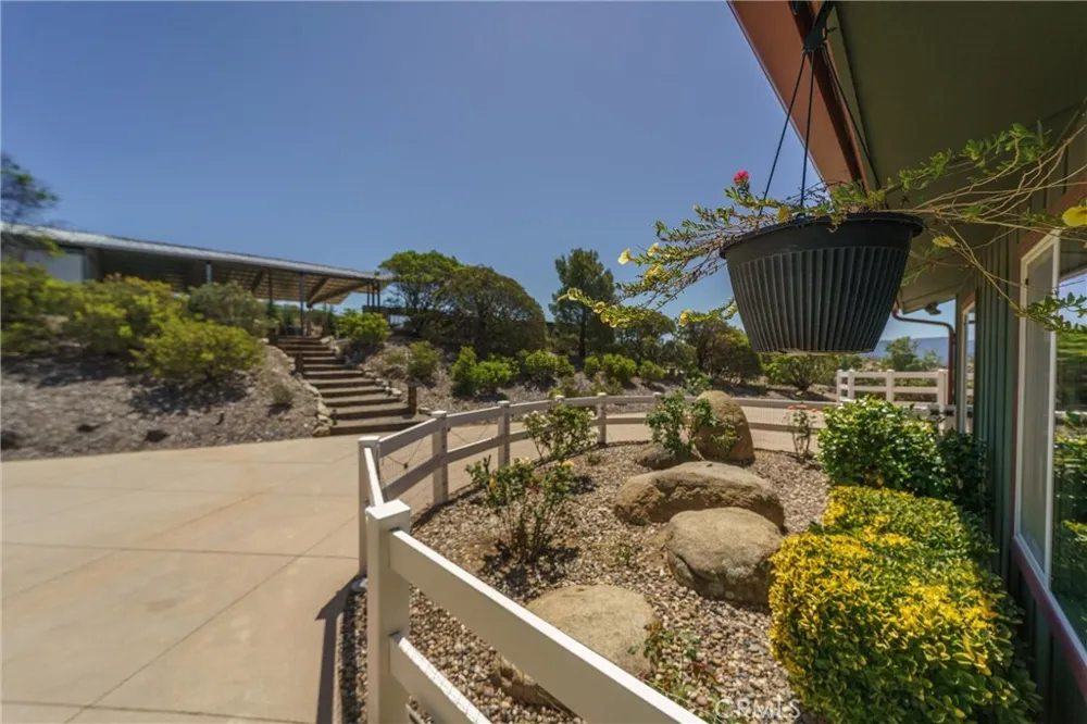 40230 Crazy Horse Canyon Road Aguanga, CA 92536
