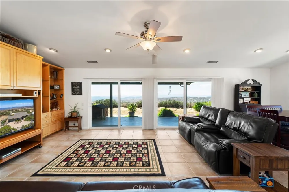 40230 Crazy Horse Canyon Road Aguanga, CA 92536