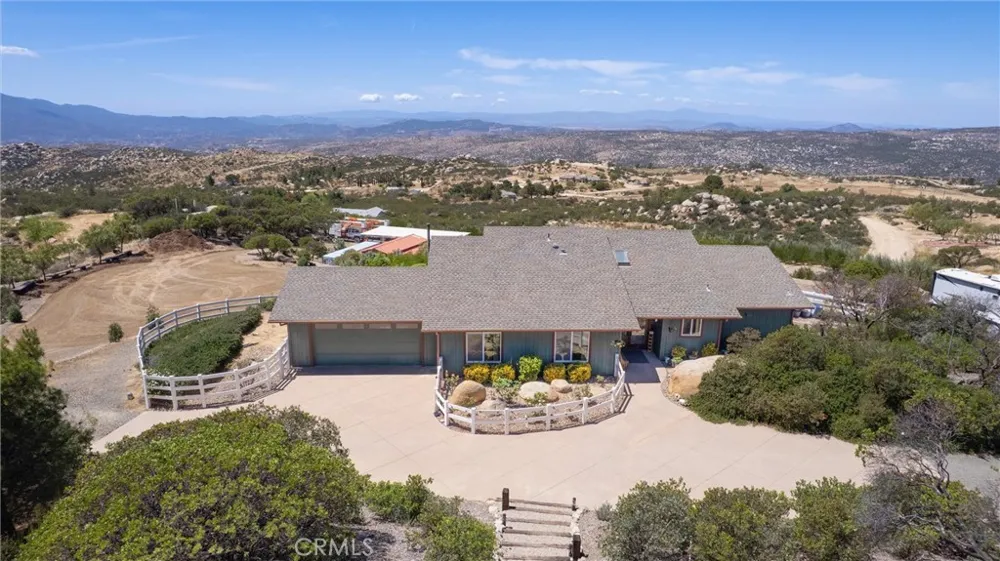 40230 Crazy Horse Canyon Road Aguanga, CA 92536